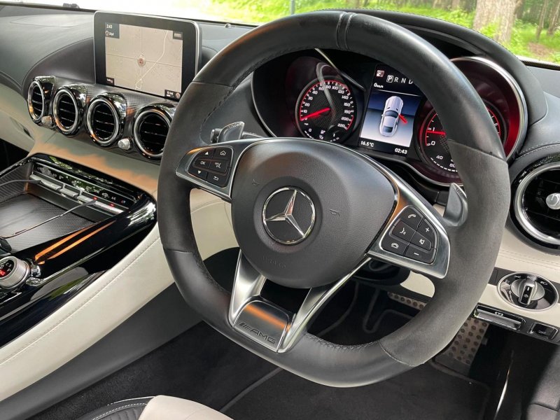 MERCEDES-BENZ AMG GT