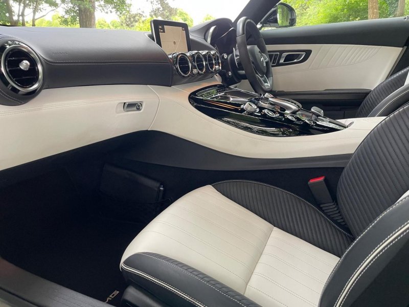 MERCEDES-BENZ AMG GT