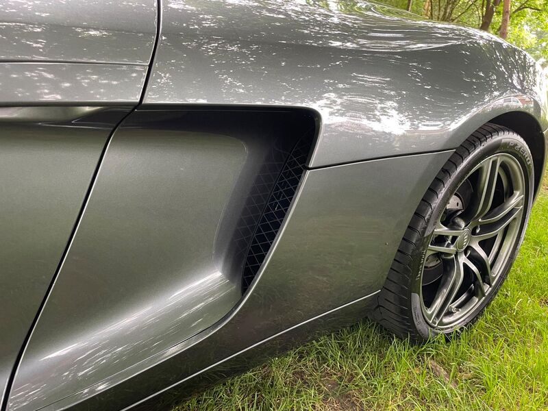 AUDI R8