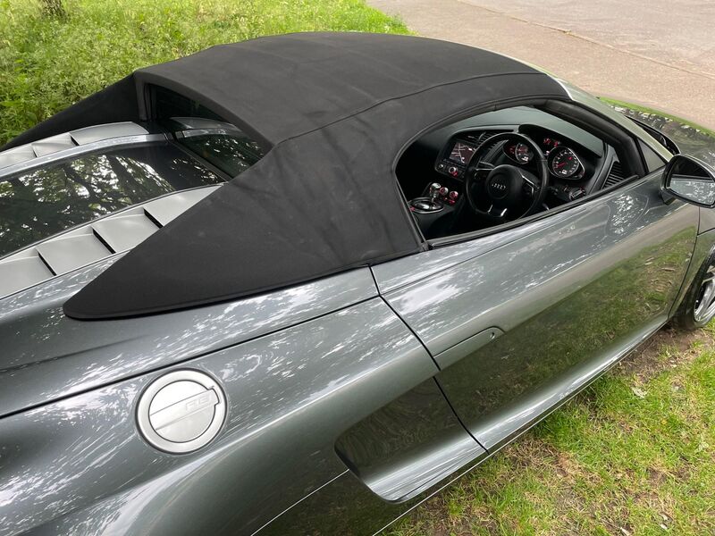 AUDI R8