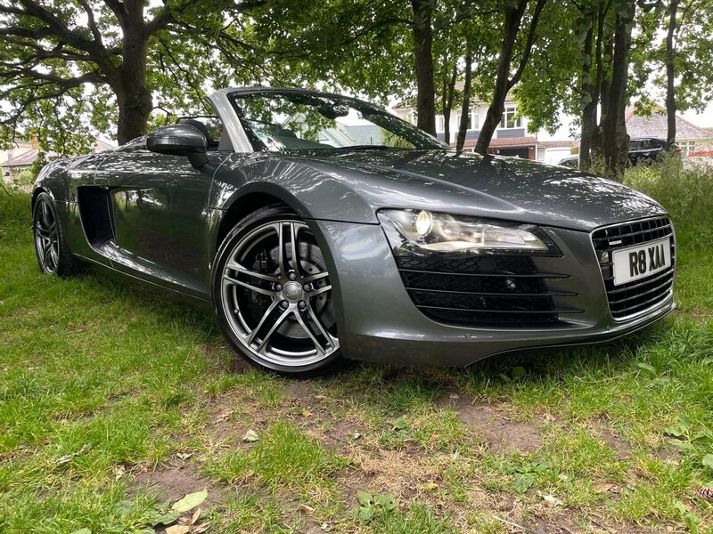 AUDI R8