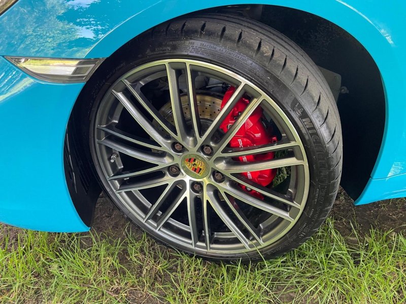 PORSCHE 718