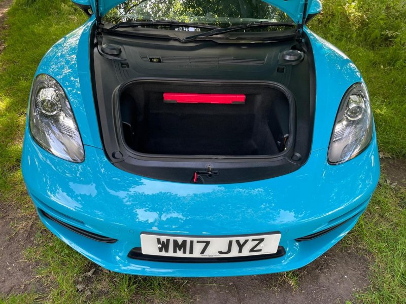 PORSCHE 718