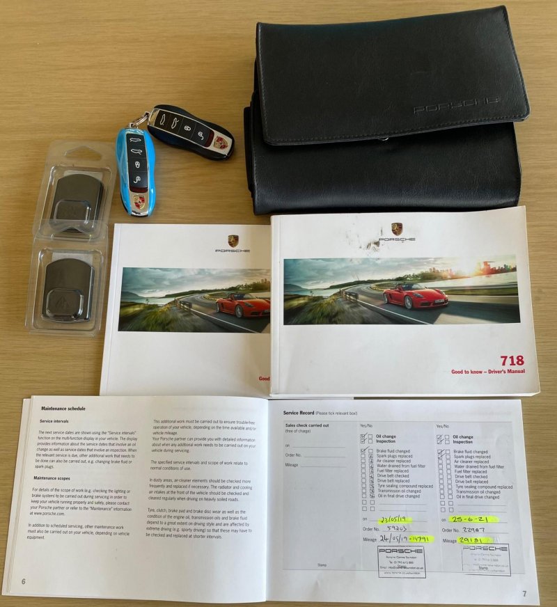 PORSCHE 718