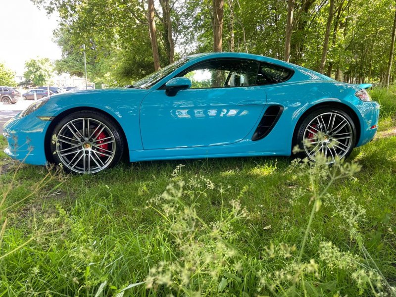 PORSCHE 718
