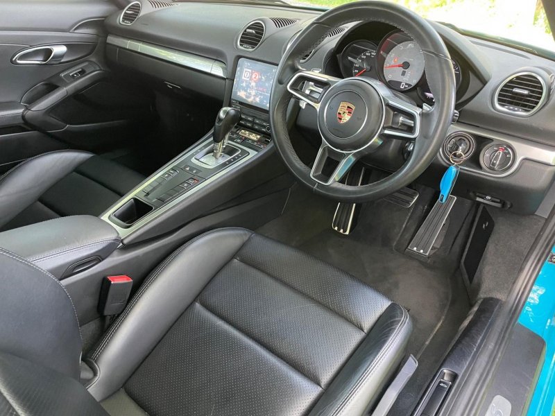 PORSCHE 718