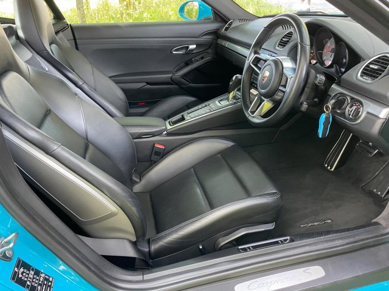 PORSCHE 718