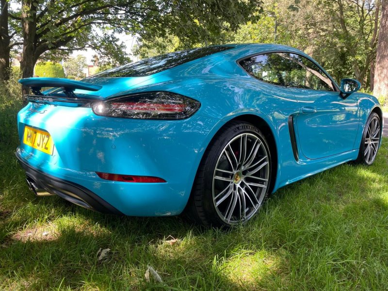 PORSCHE 718