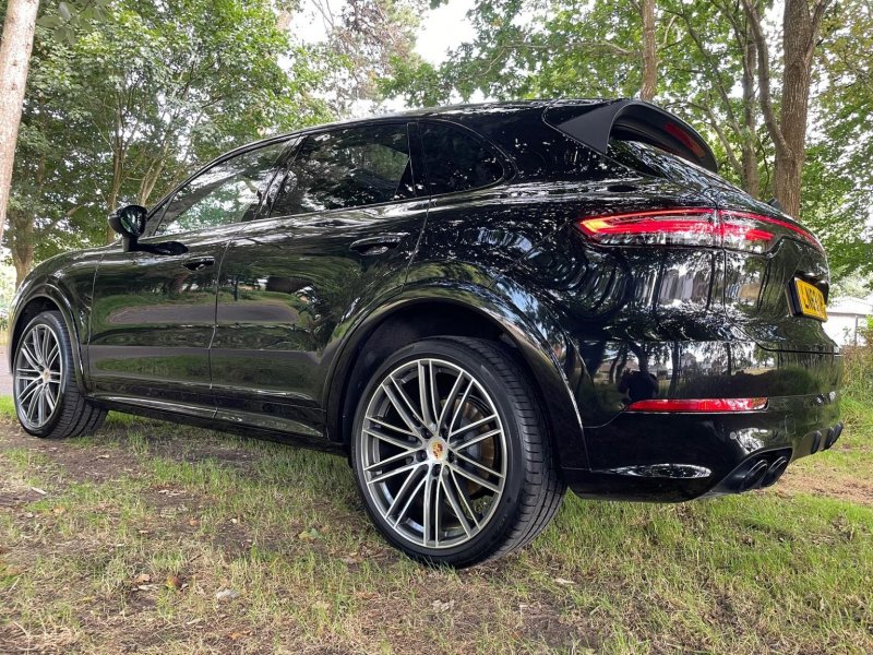 PORSCHE CAYENNE