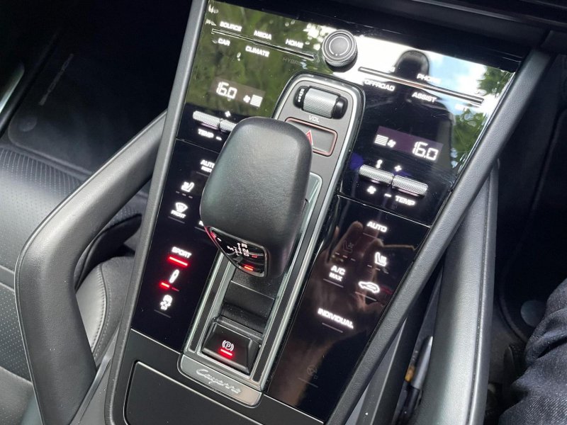 PORSCHE CAYENNE