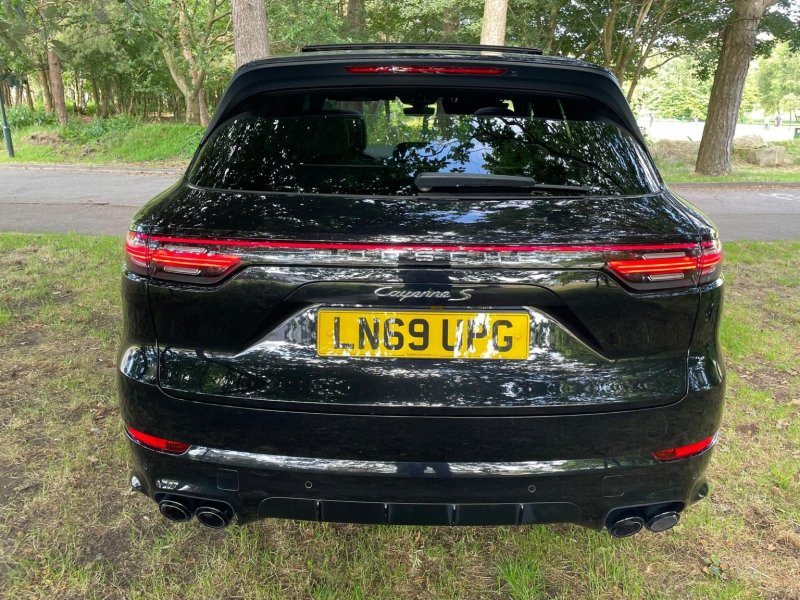 PORSCHE CAYENNE
