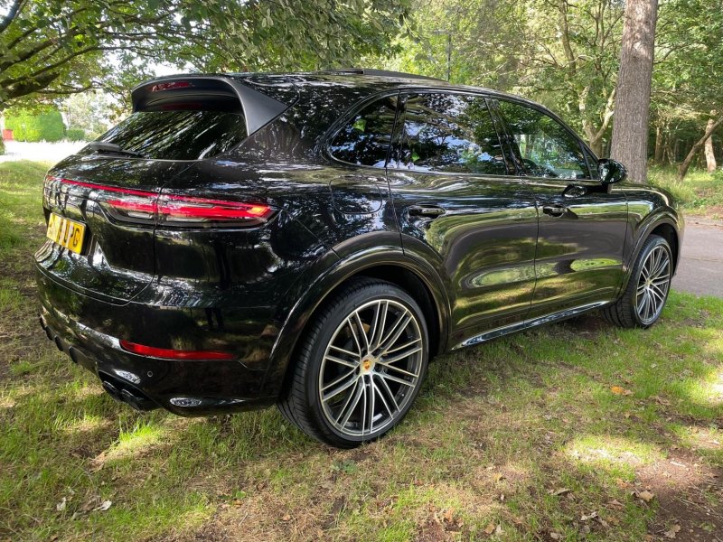 PORSCHE CAYENNE