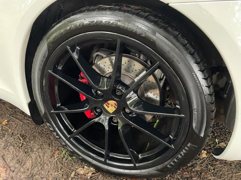 PORSCHE 911