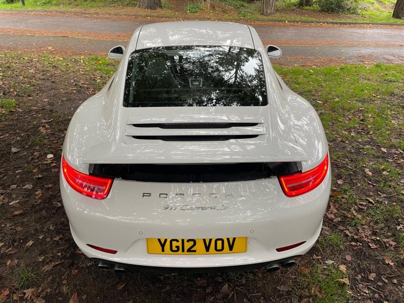 PORSCHE 911