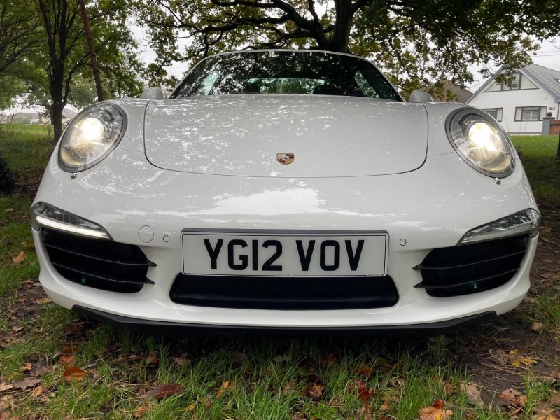 PORSCHE 911