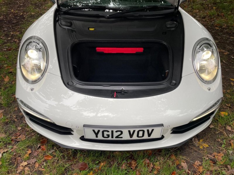 PORSCHE 911