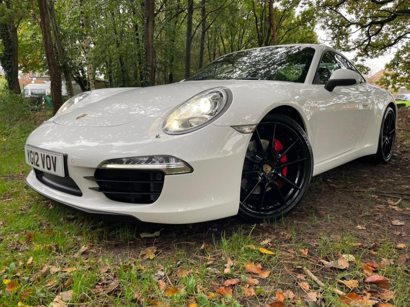 PORSCHE 911