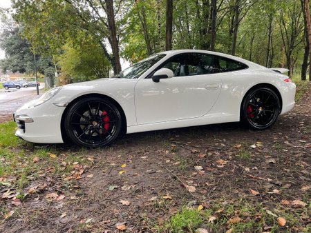 PORSCHE