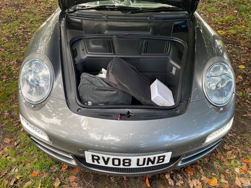 PORSCHE 911