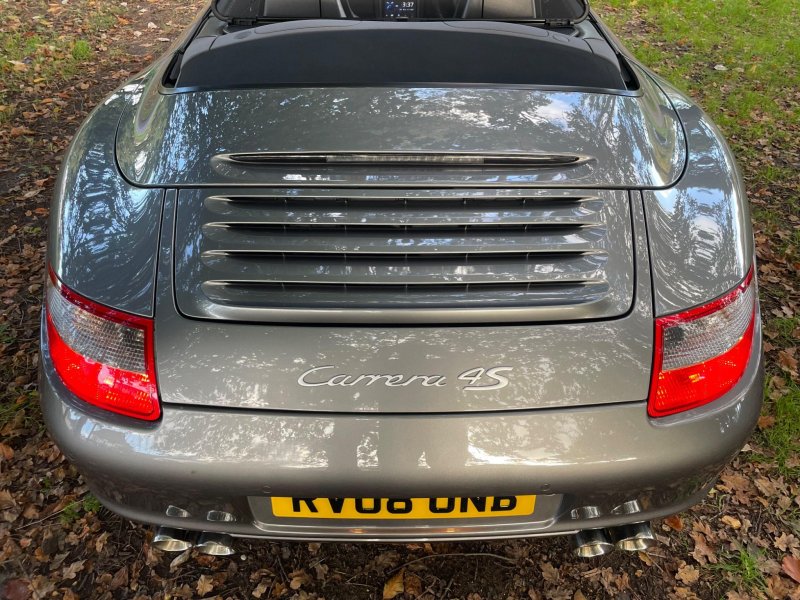 PORSCHE 911