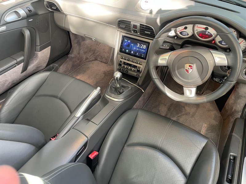 PORSCHE 911