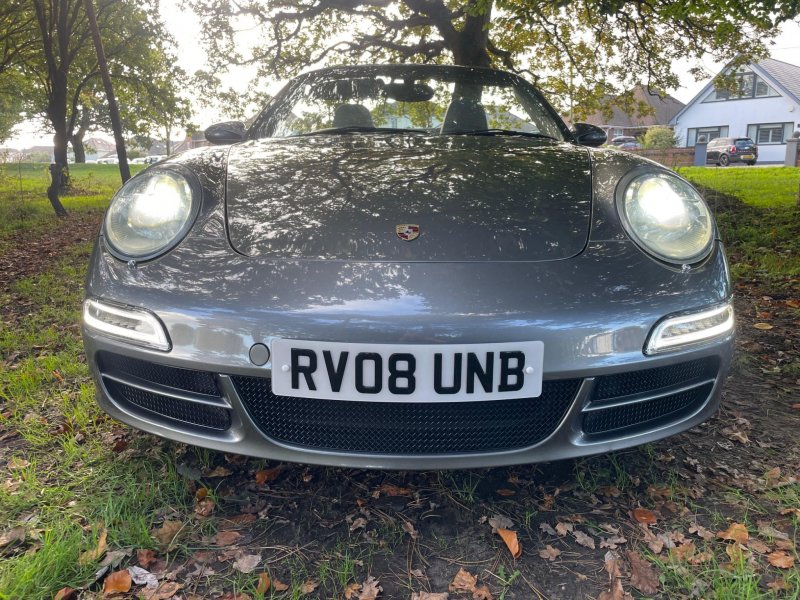 PORSCHE 911