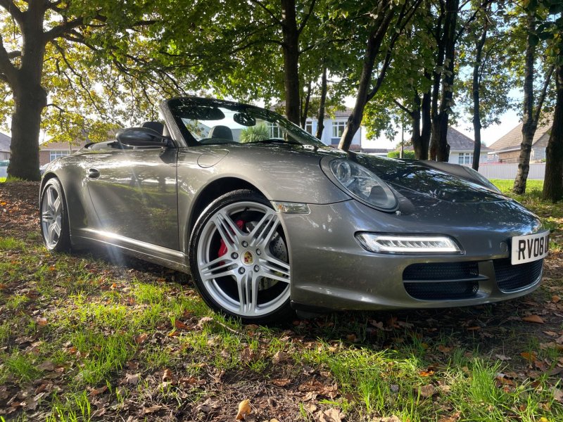 PORSCHE 911