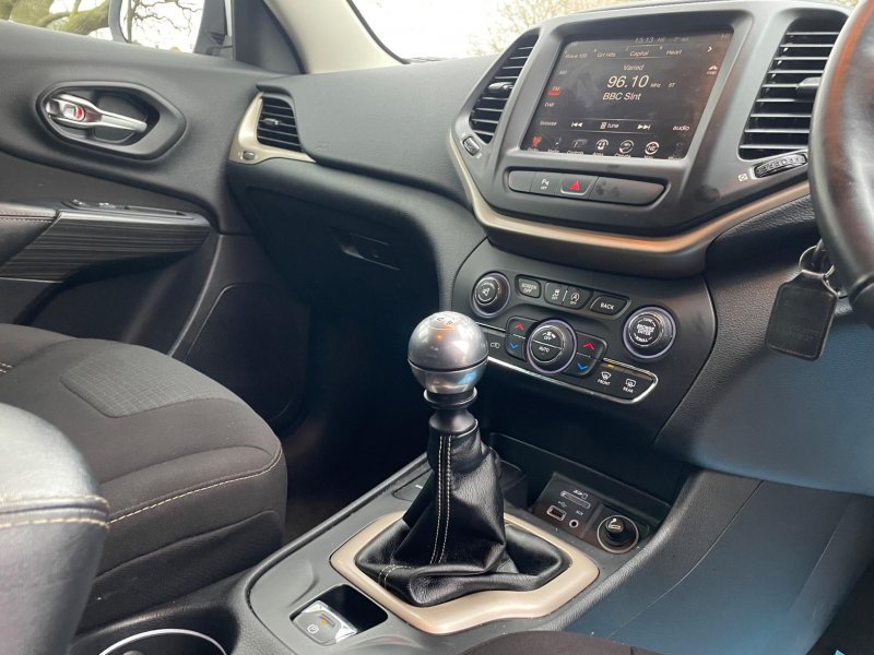 JEEP CHEROKEE