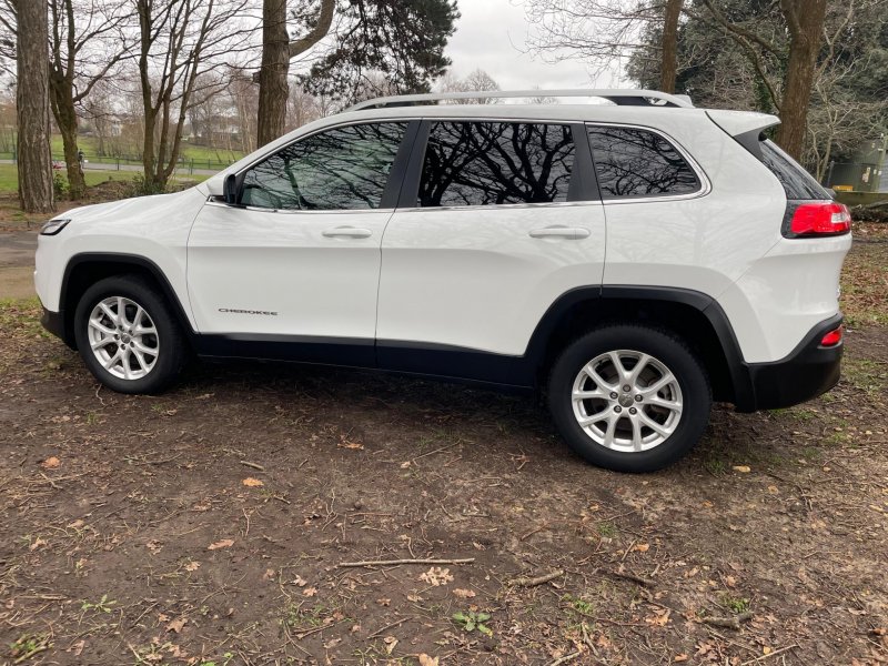 JEEP CHEROKEE