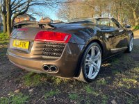 AUDI R8