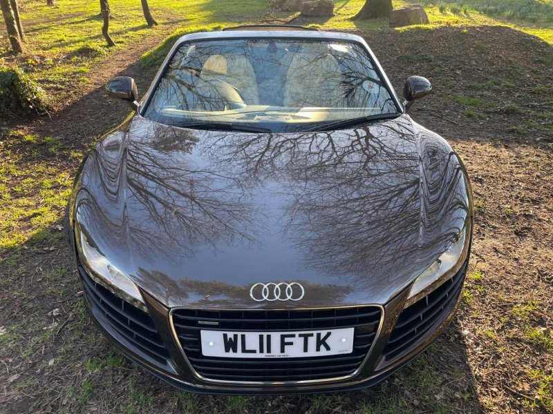 AUDI R8