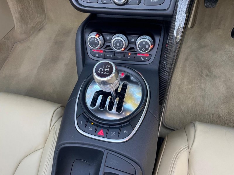 AUDI R8