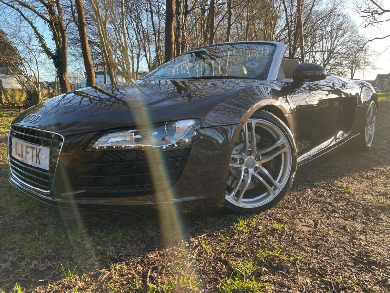 AUDI R8