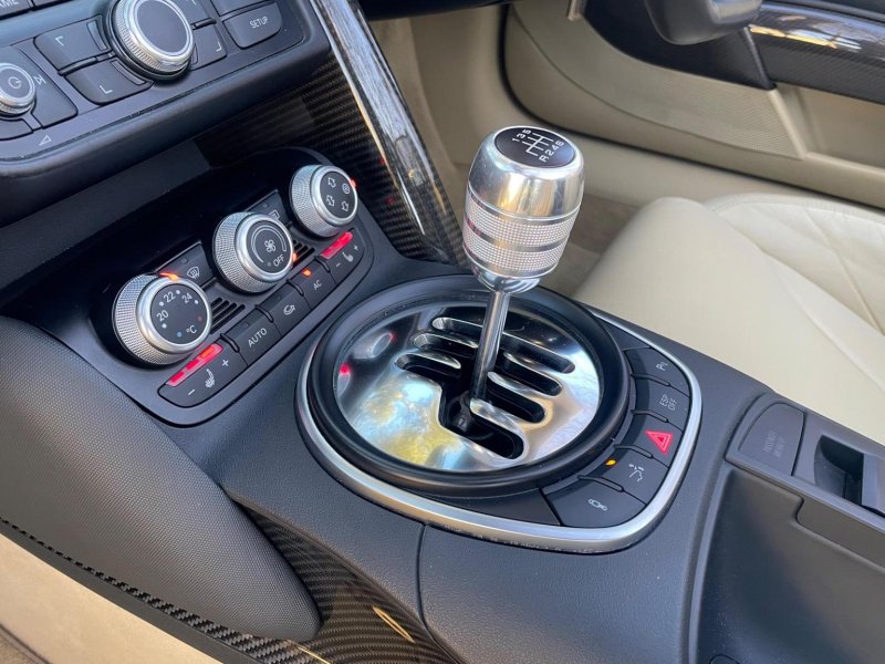 AUDI R8