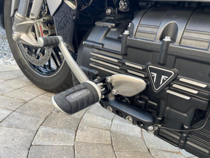TRIUMPH Rocket III