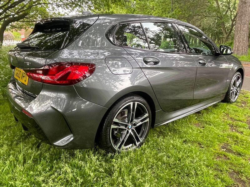 BMW 1 SERIES
