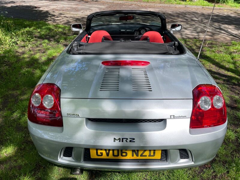 TOYOTA MR2