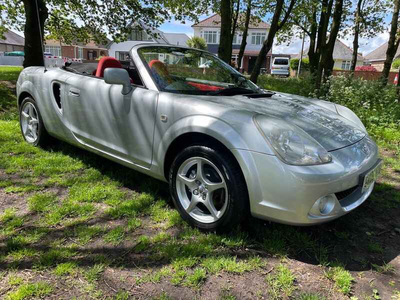 TOYOTA MR2
