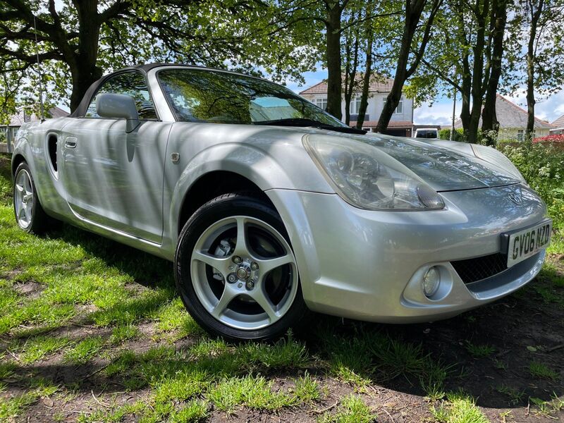 TOYOTA MR2