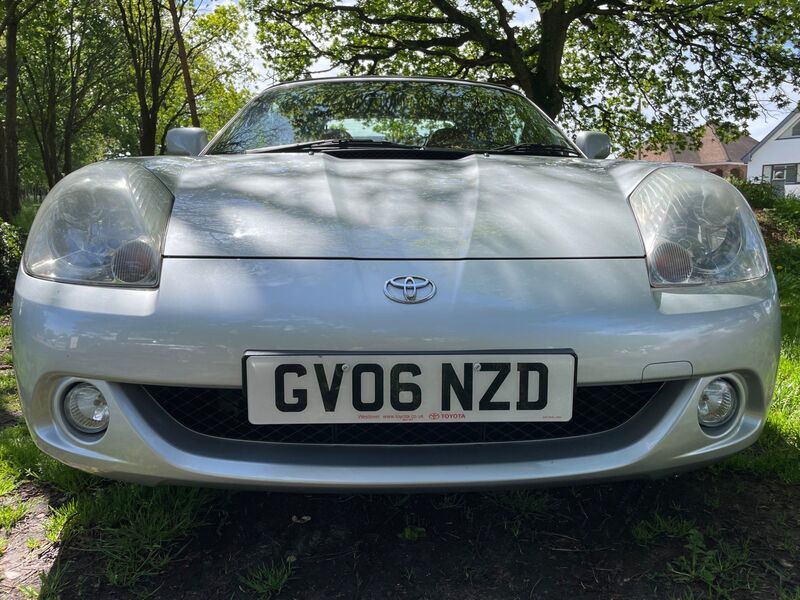 TOYOTA MR2