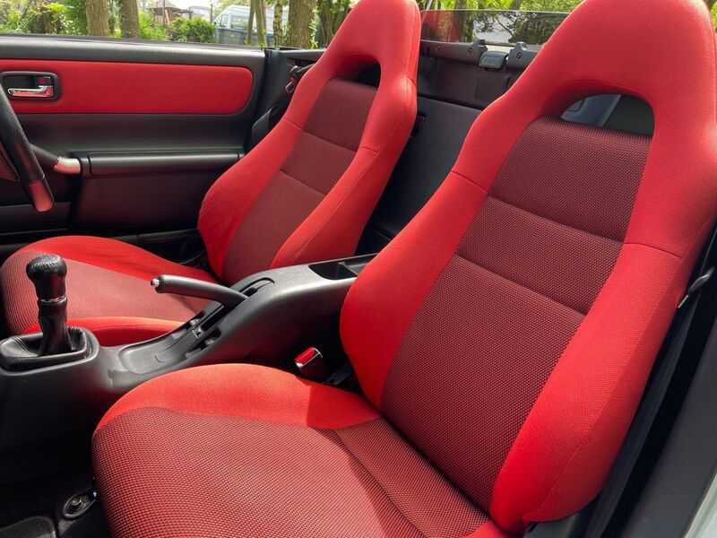 TOYOTA MR2