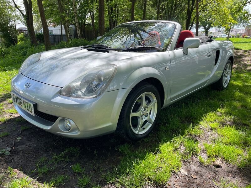 TOYOTA MR2