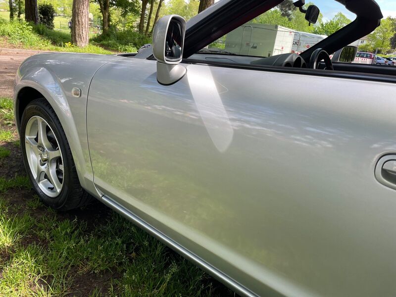 TOYOTA MR2